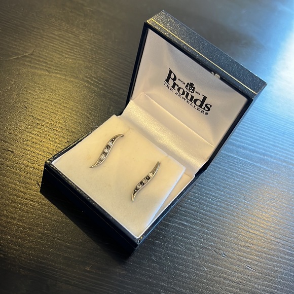 Silver earrings with cubic zirconia and onyx inlays - Picture 2 of 6